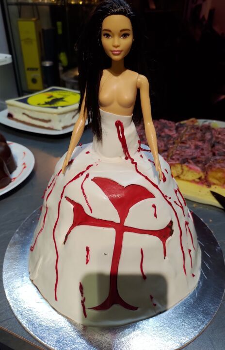 Templer barbie torte fuer toto