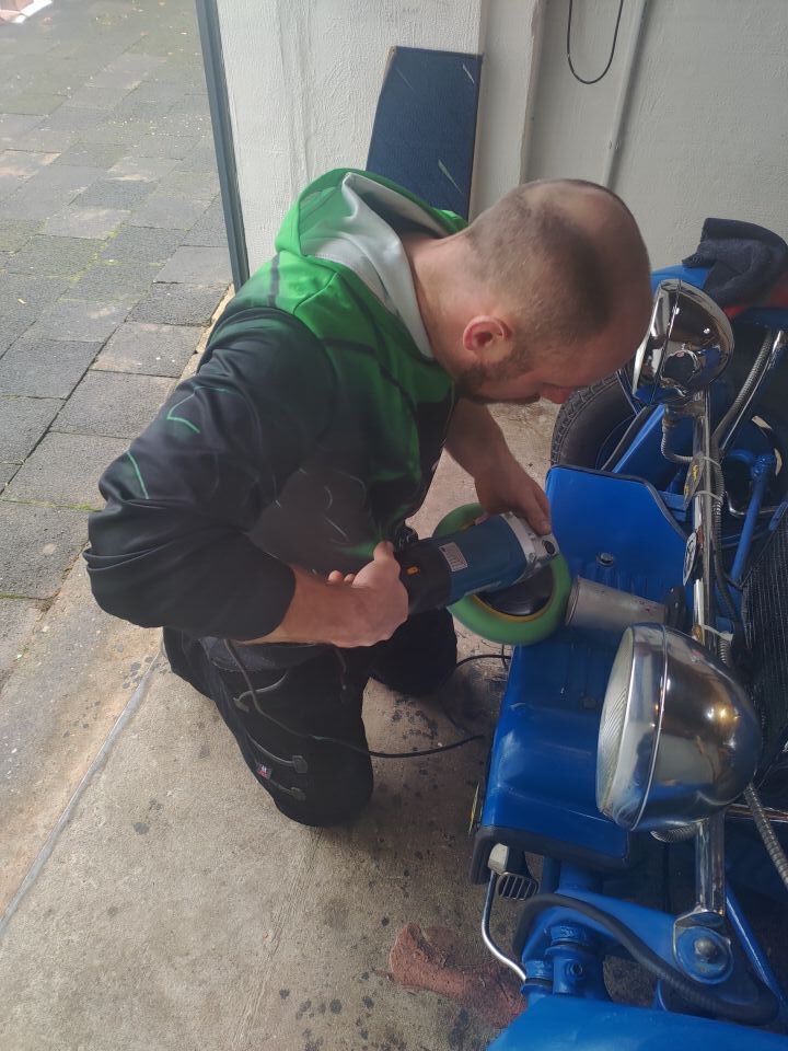 Wolle beim polieren vom bugatti