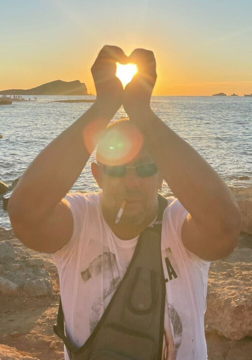 Toto im sonnenuntergang